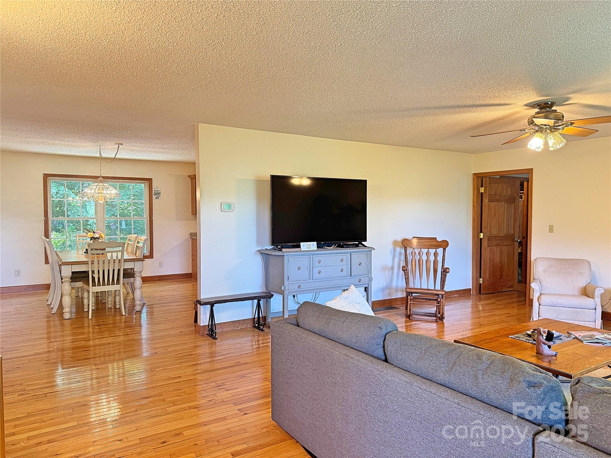 1586 Arbuckle Road