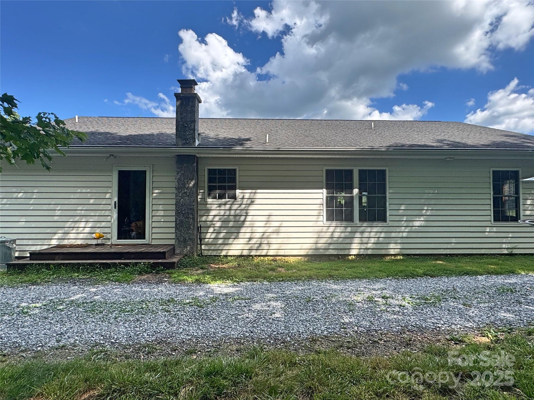 1586 Arbuckle Road