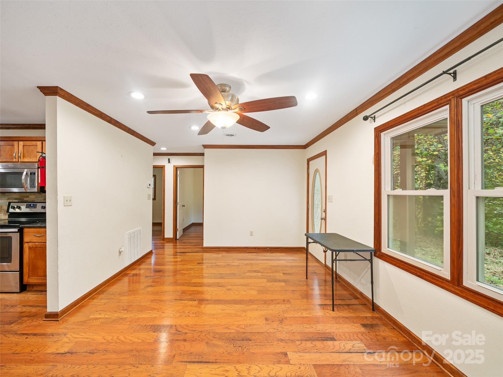 158 Dover Lane