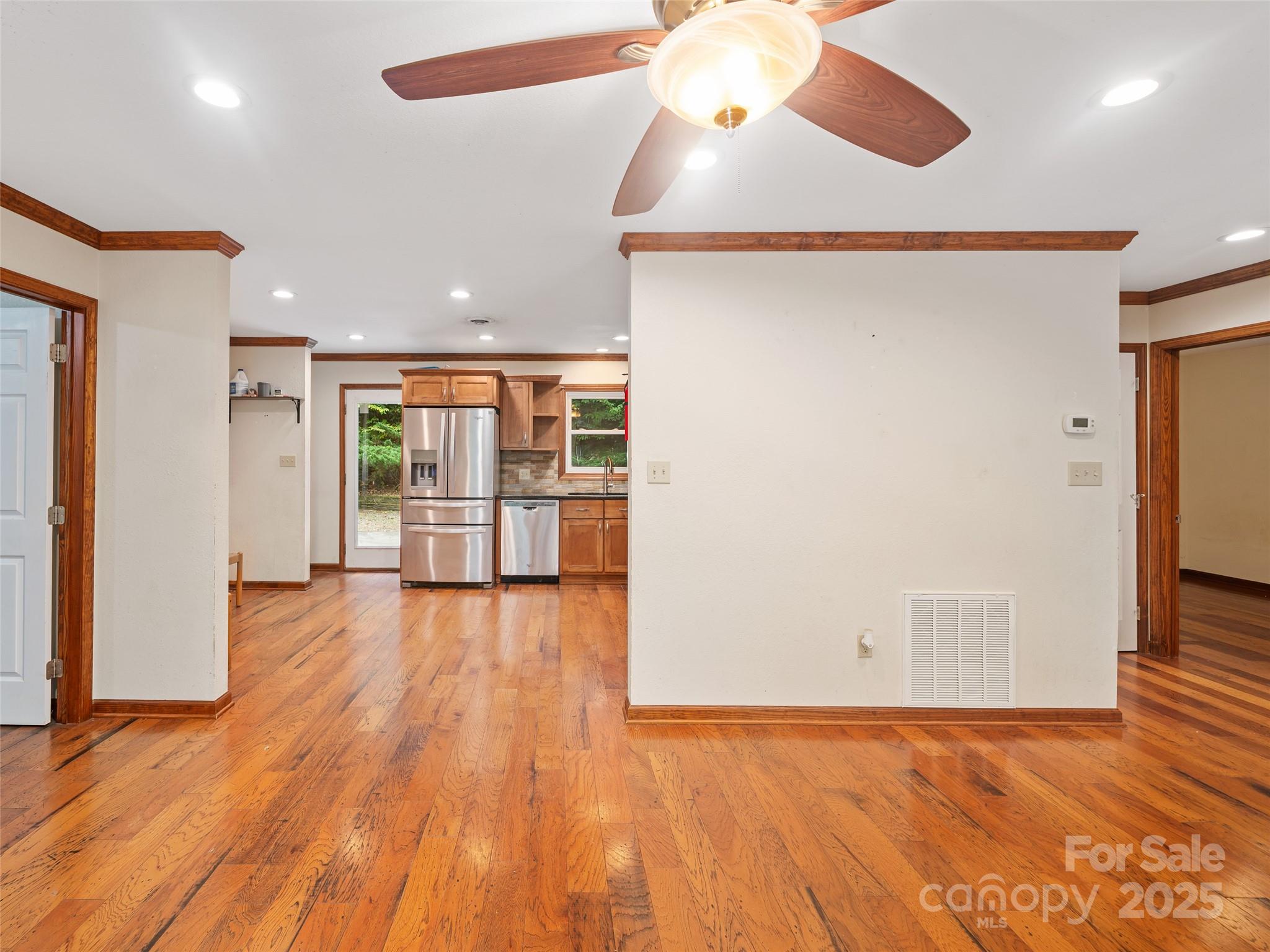 158 Dover Lane