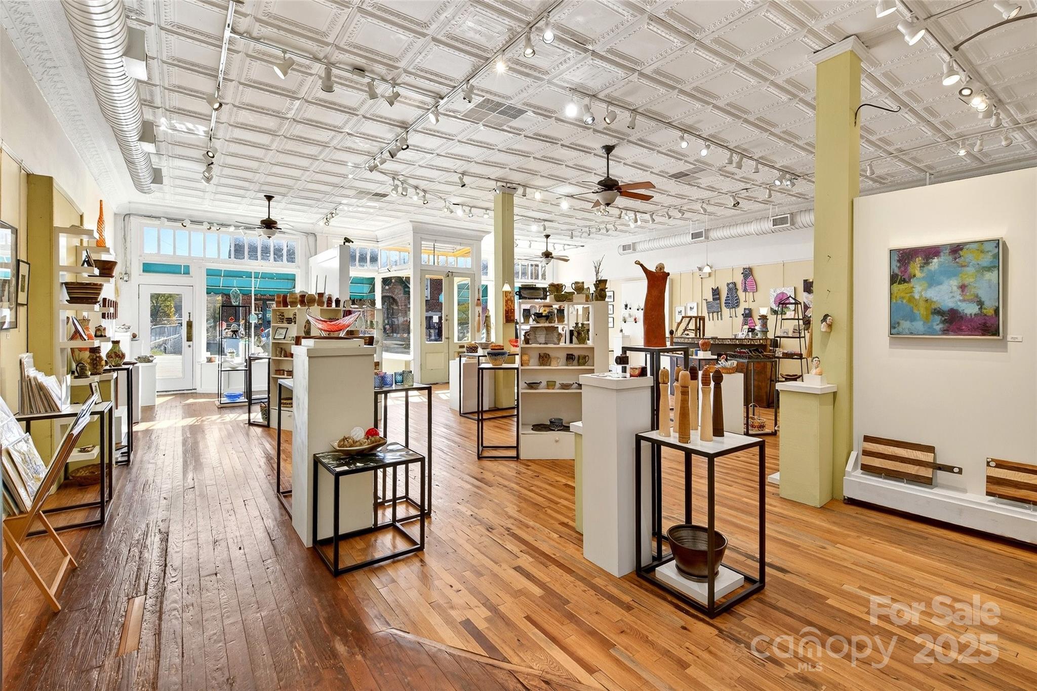 37 N Mitchell Avenue