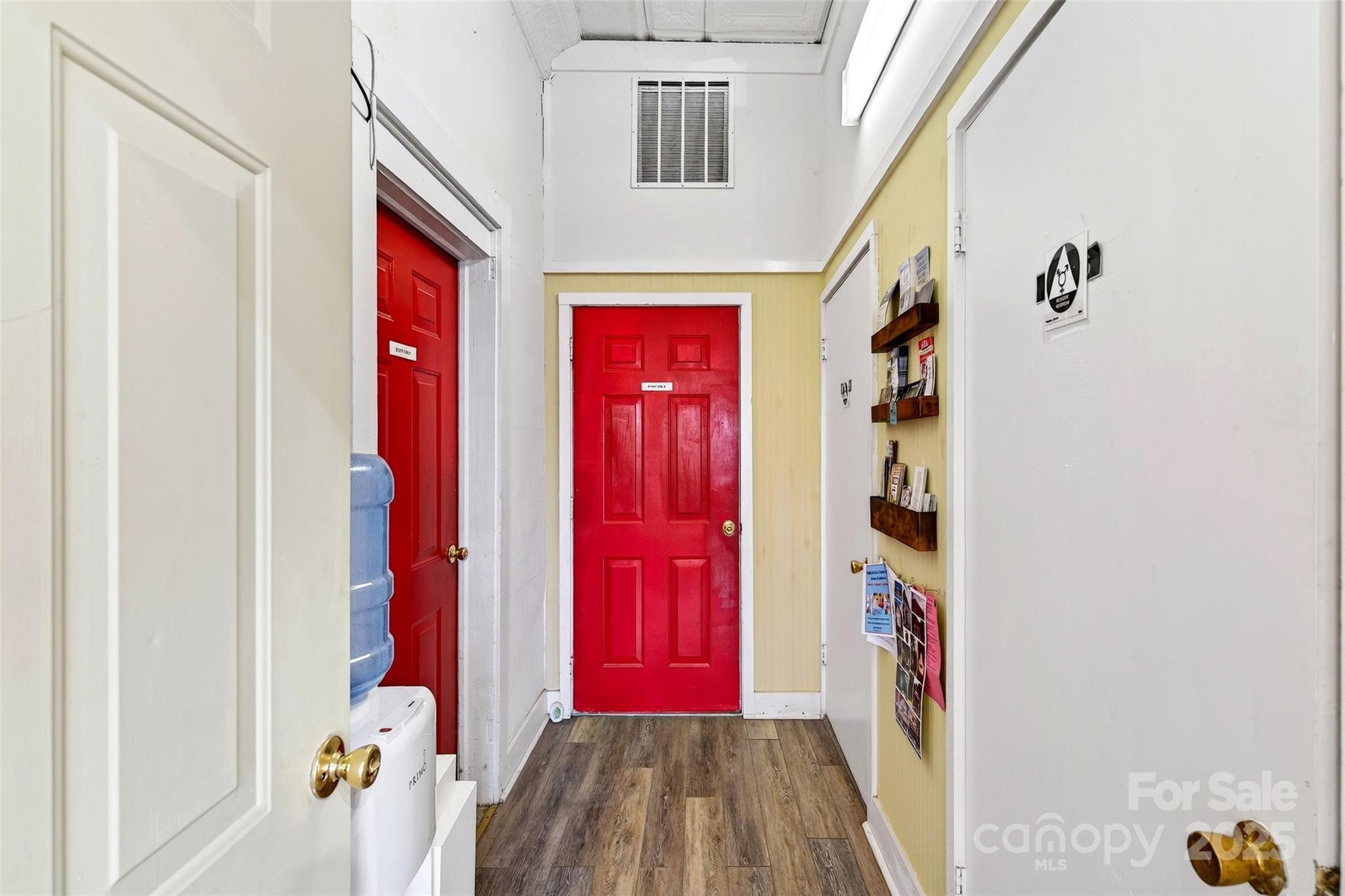 37 N Mitchell Avenue