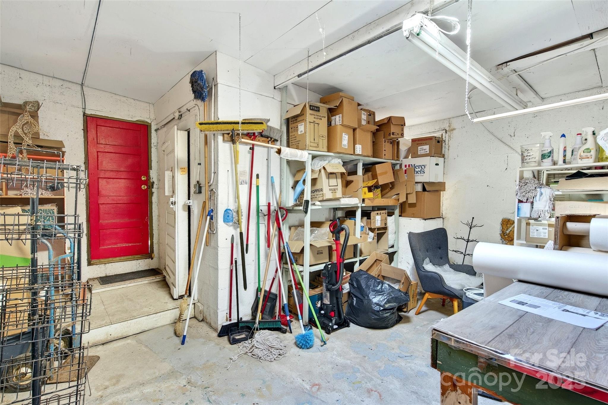 37 N Mitchell Avenue