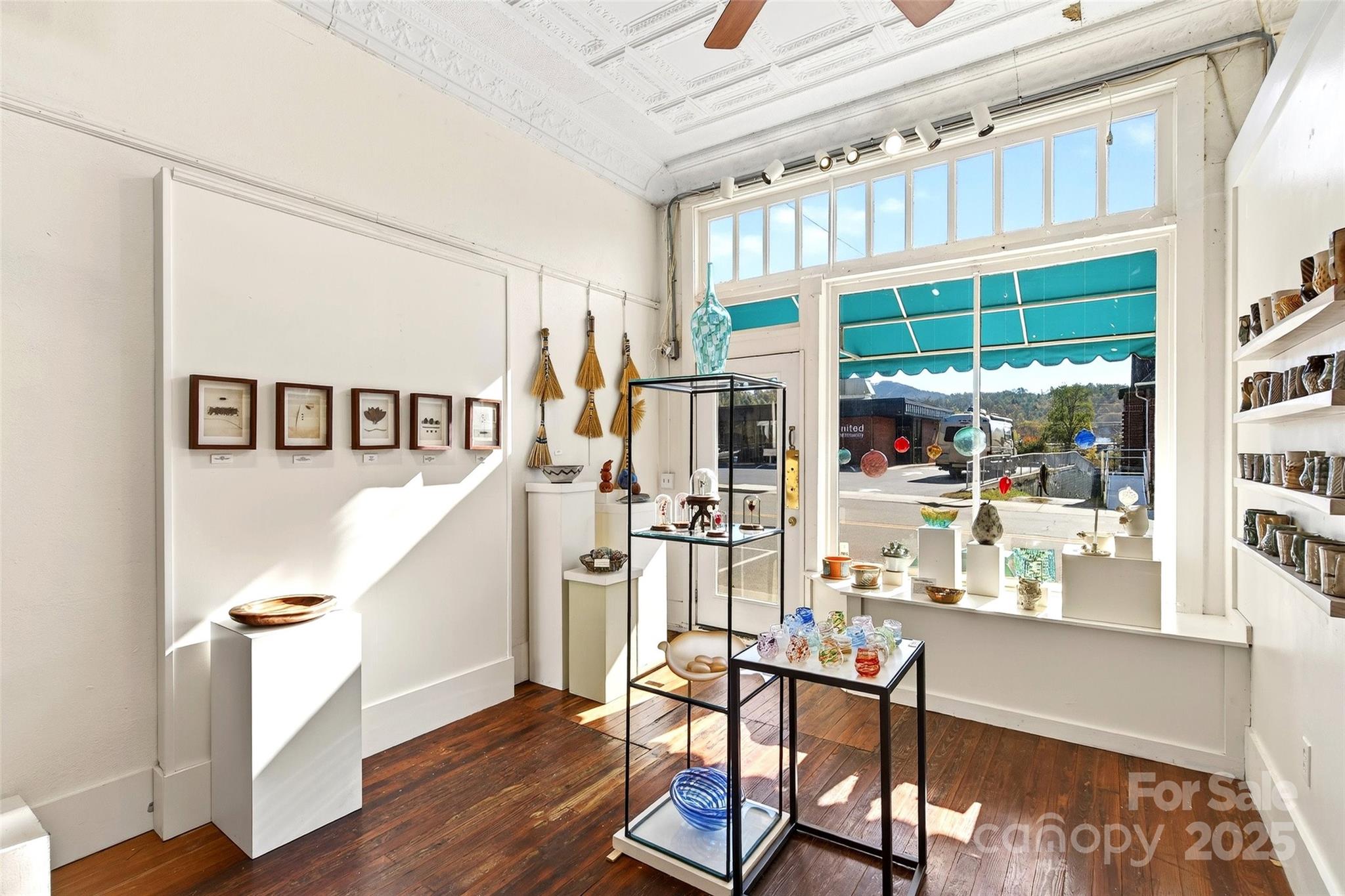 37 N Mitchell Avenue