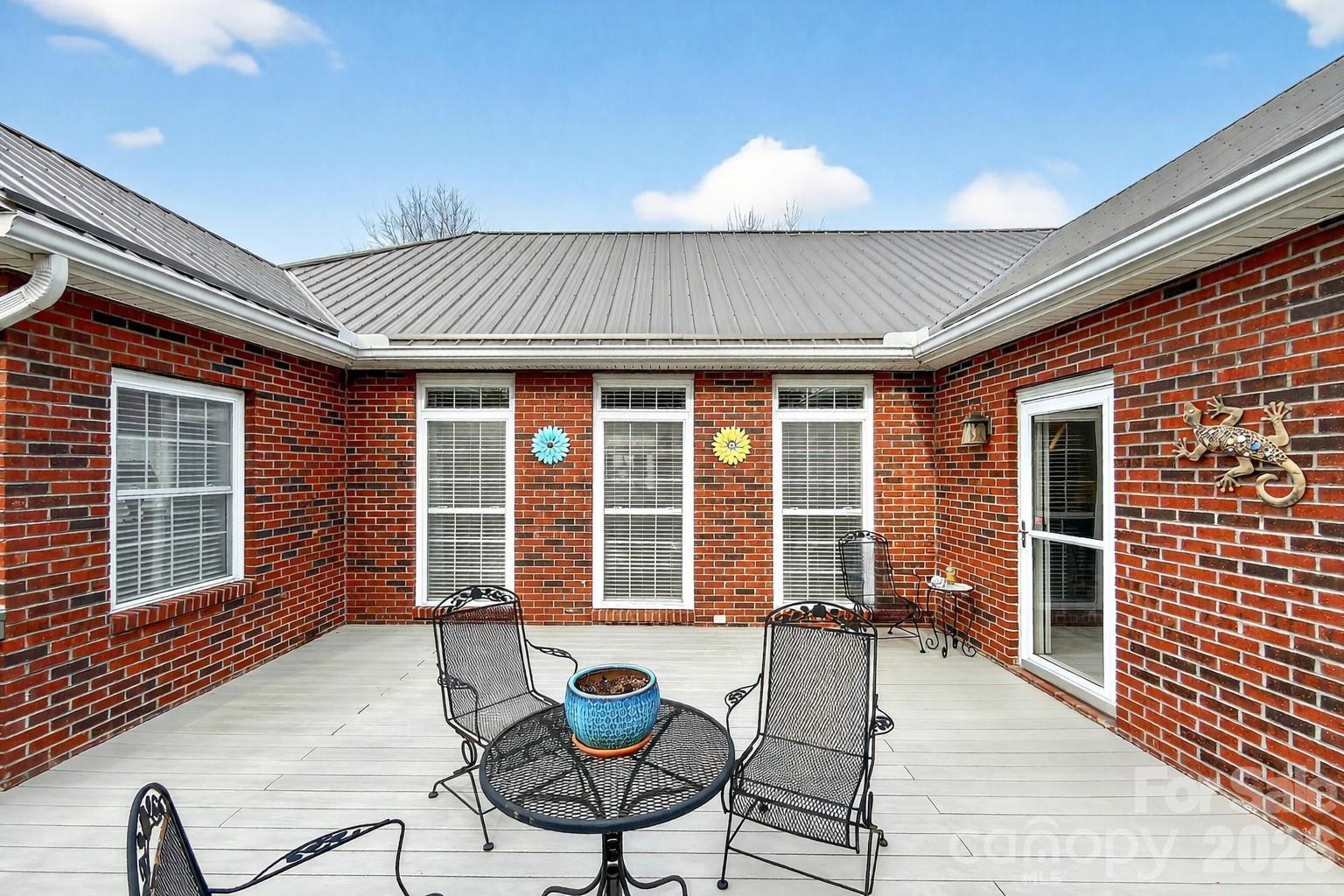 3275 Hanging Rock Road