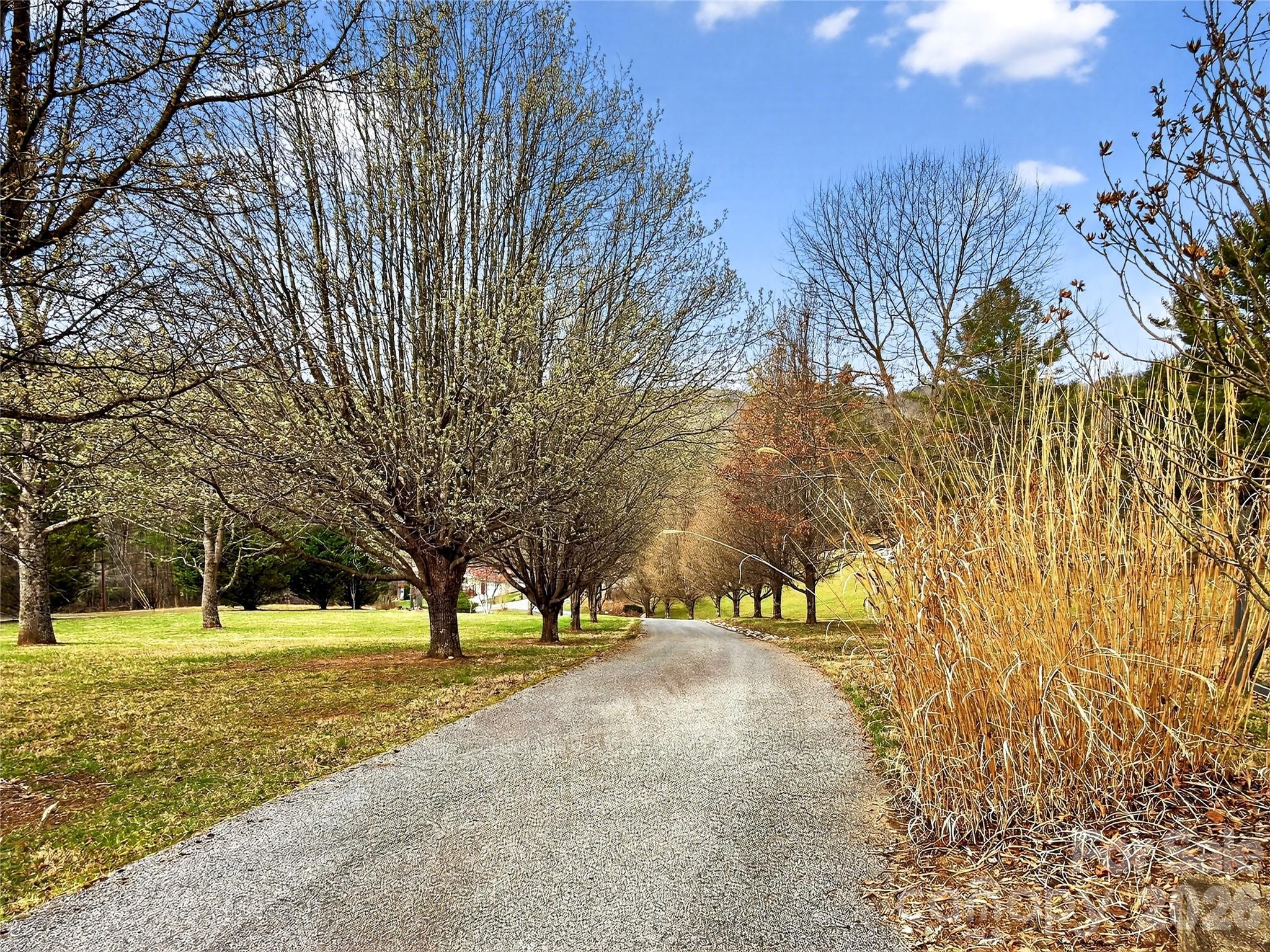 3275 Hanging Rock Road