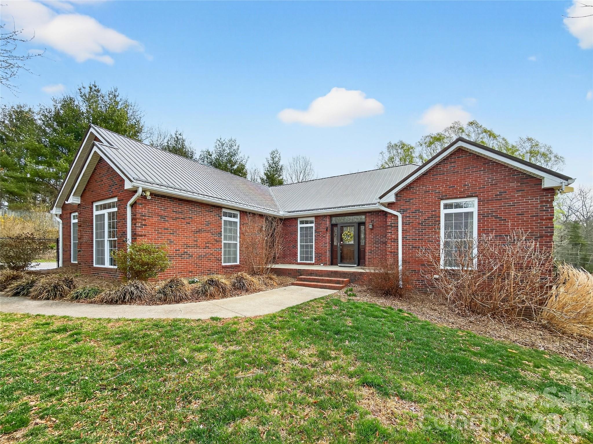 3275 Hanging Rock Road