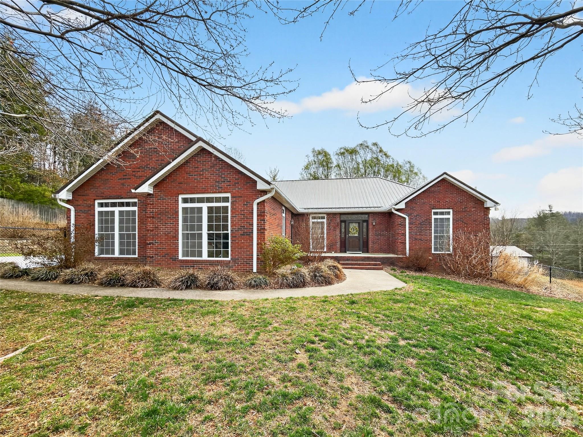 3275 Hanging Rock Road