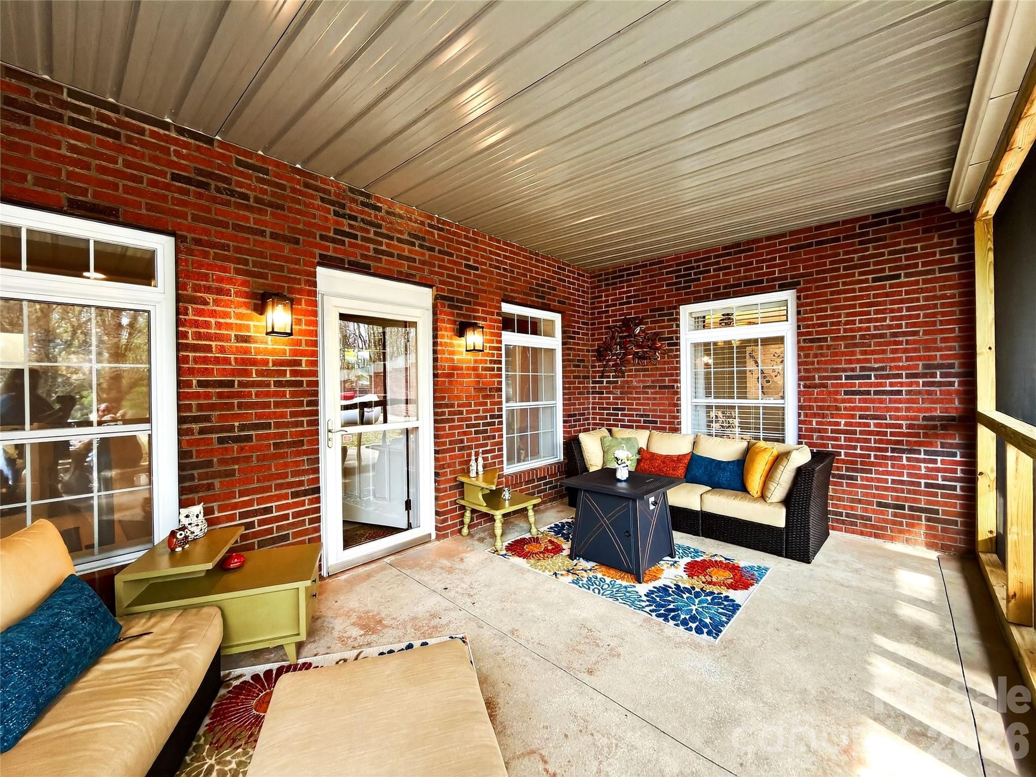 3275 Hanging Rock Road