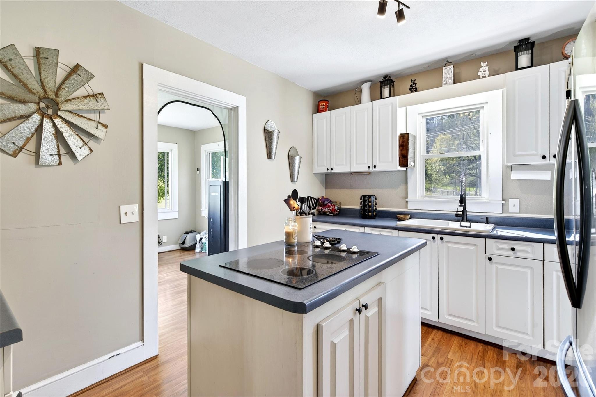 1511 White Oak Road
