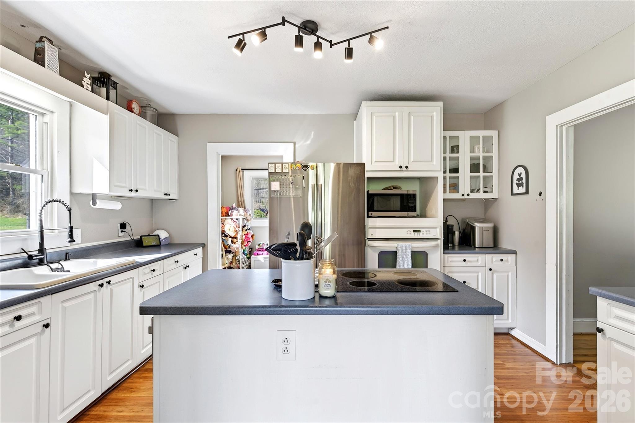 1511 White Oak Road