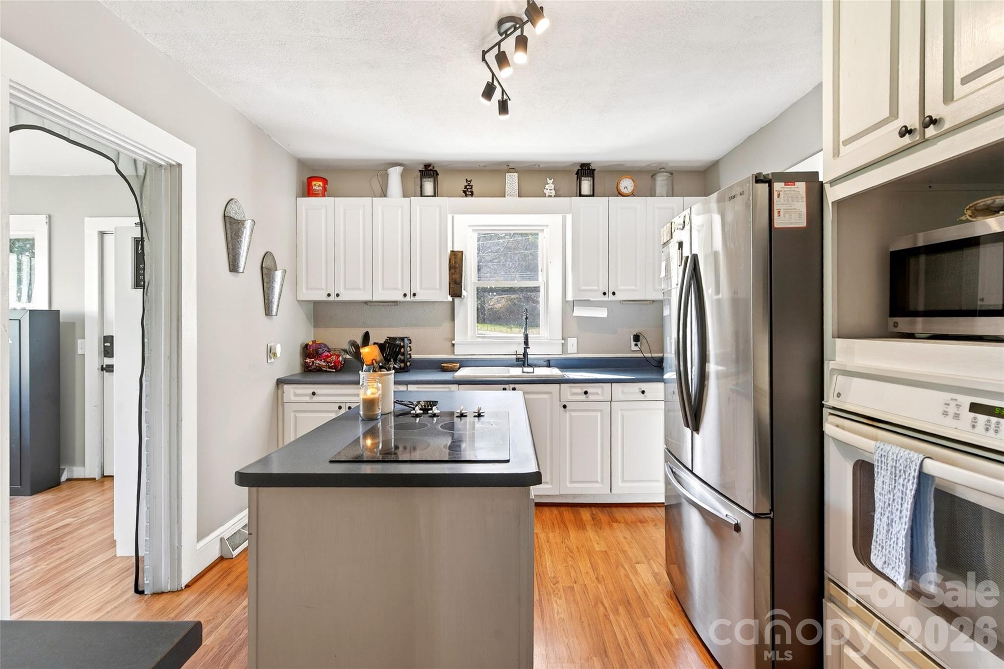1511 White Oak Road