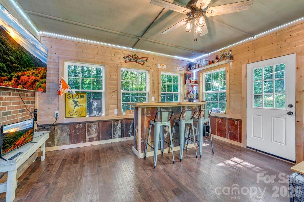 1199 Deer Park Lake Road