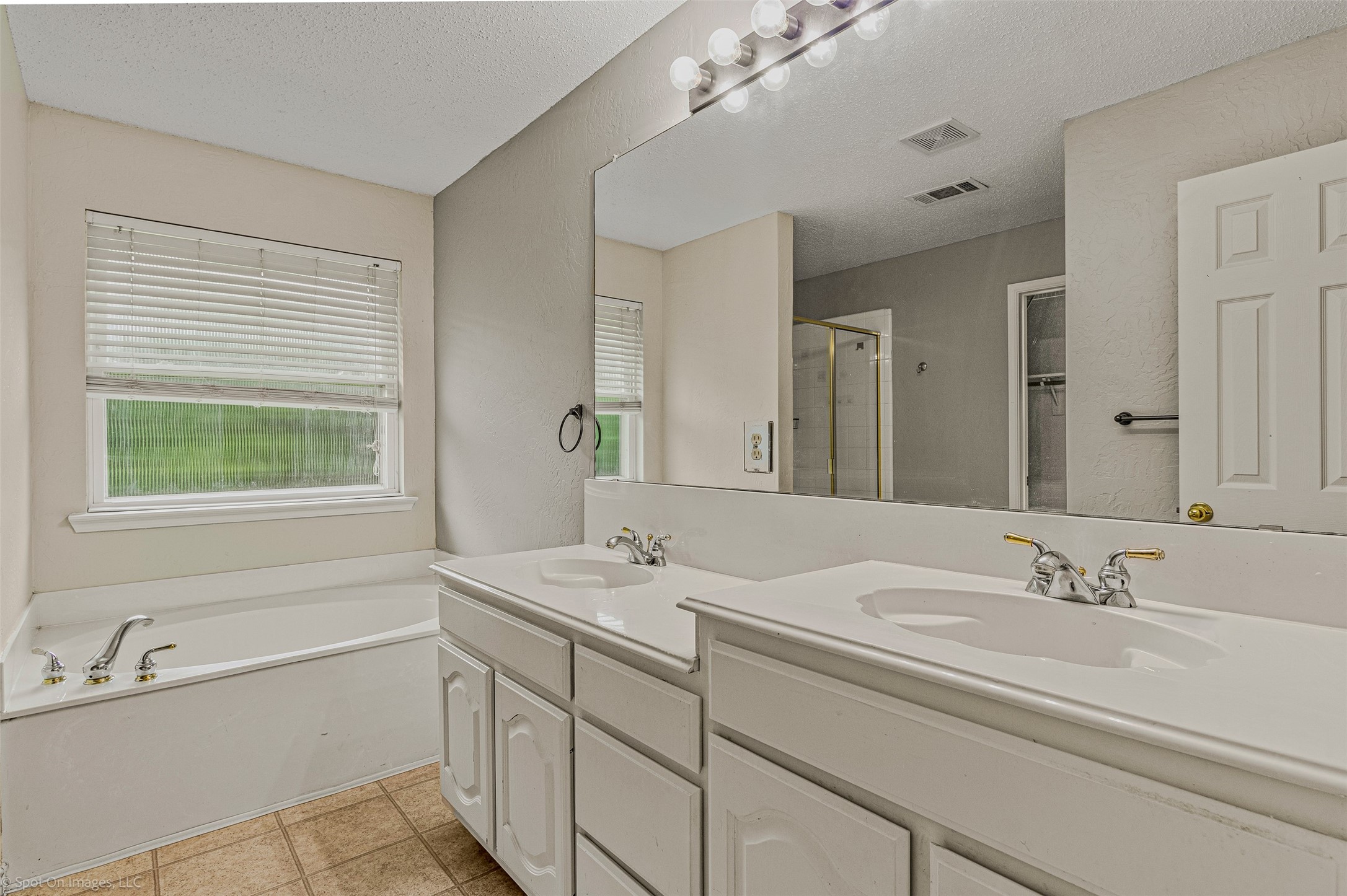 796 Oak Hollow Lane