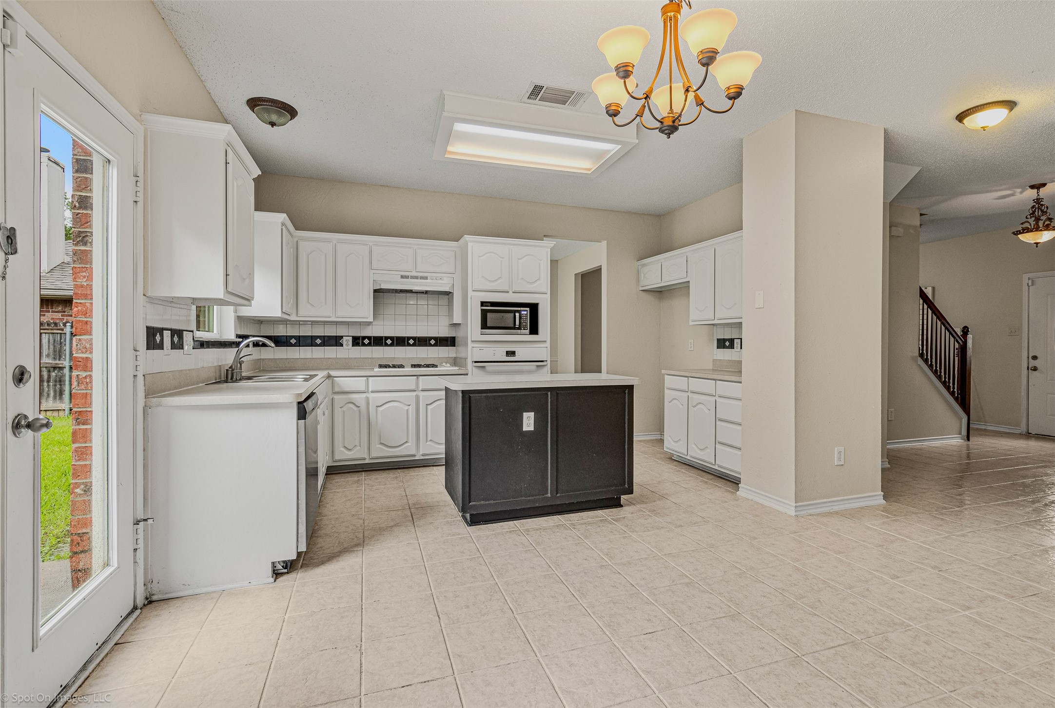 796 Oak Hollow Lane