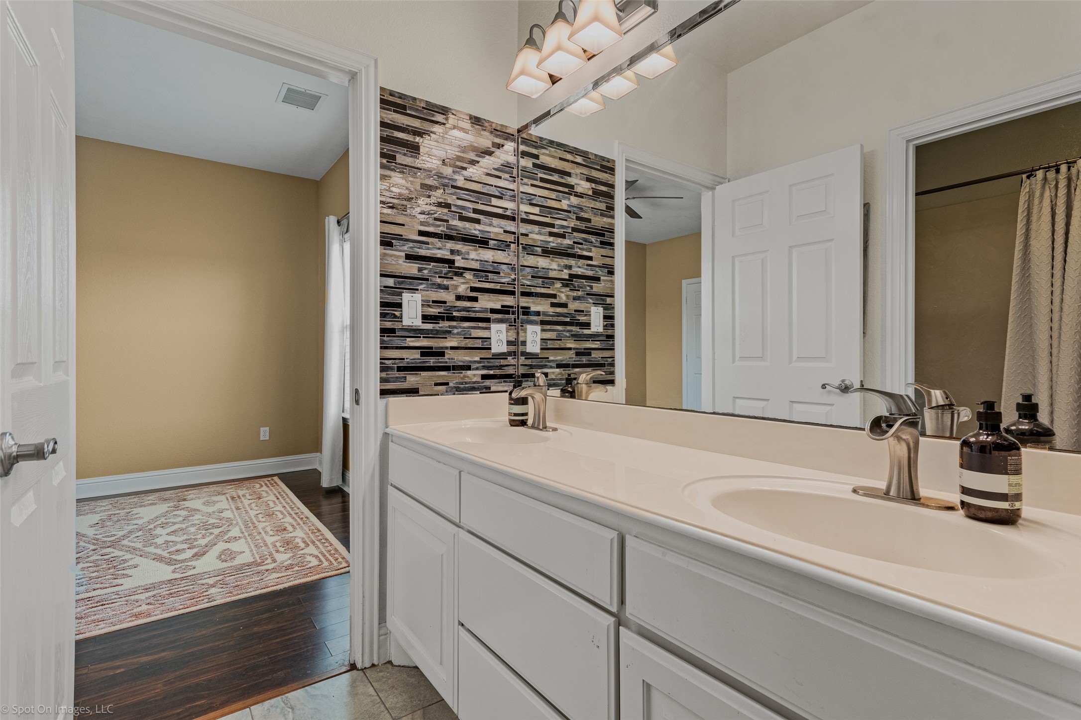 477 Horseshoe Bend