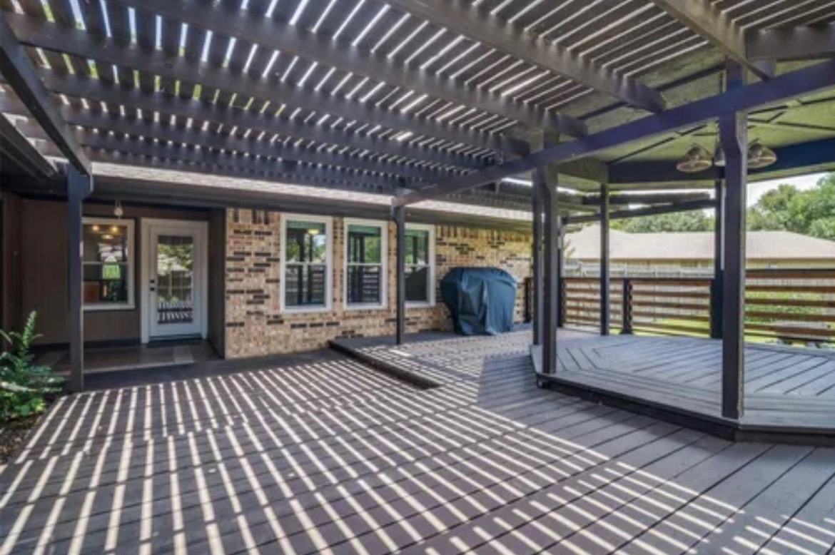 913 Lake Meadows Drive