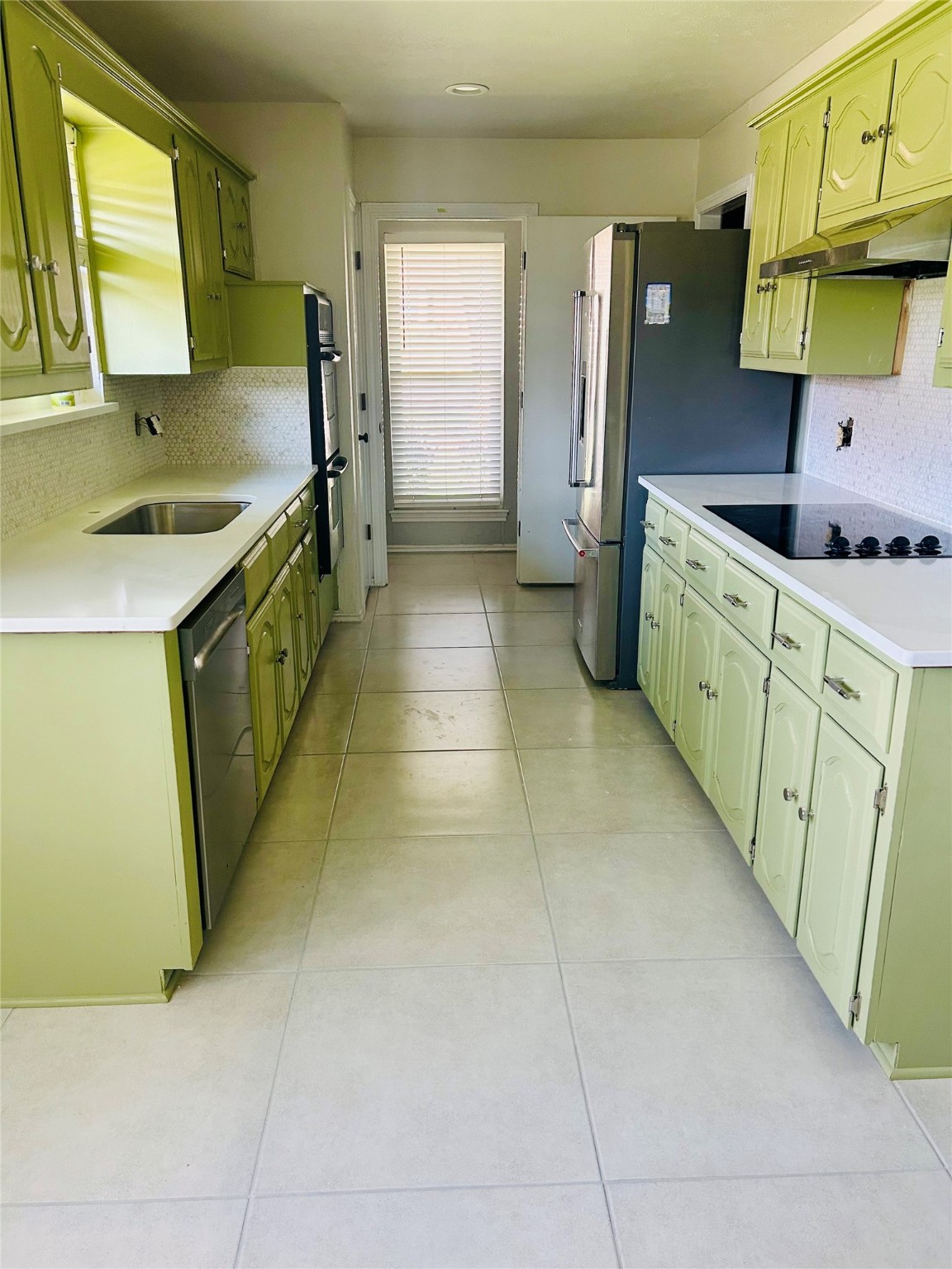 913 Lake Meadows Drive