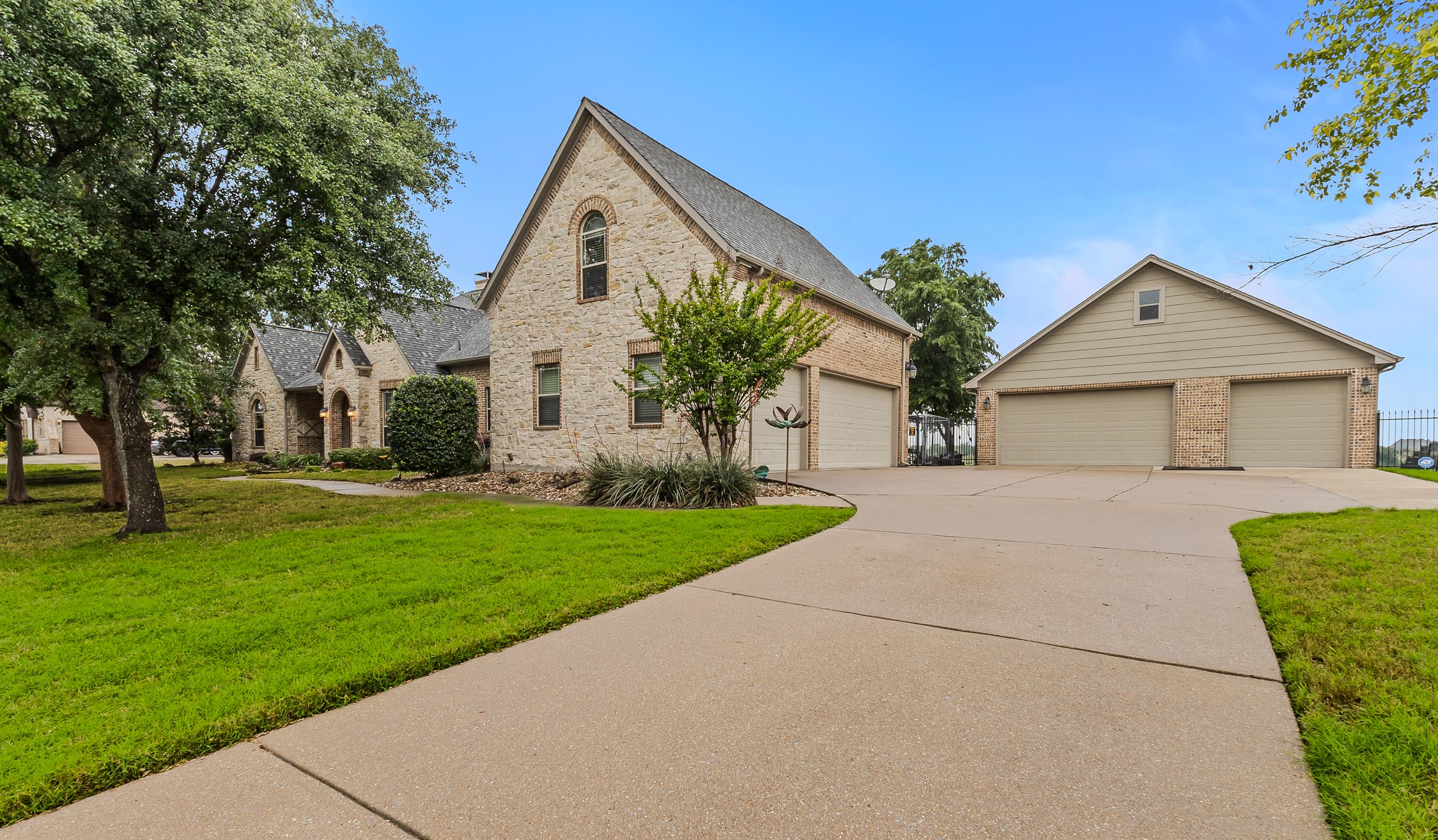 12 Granite Ridge Drive