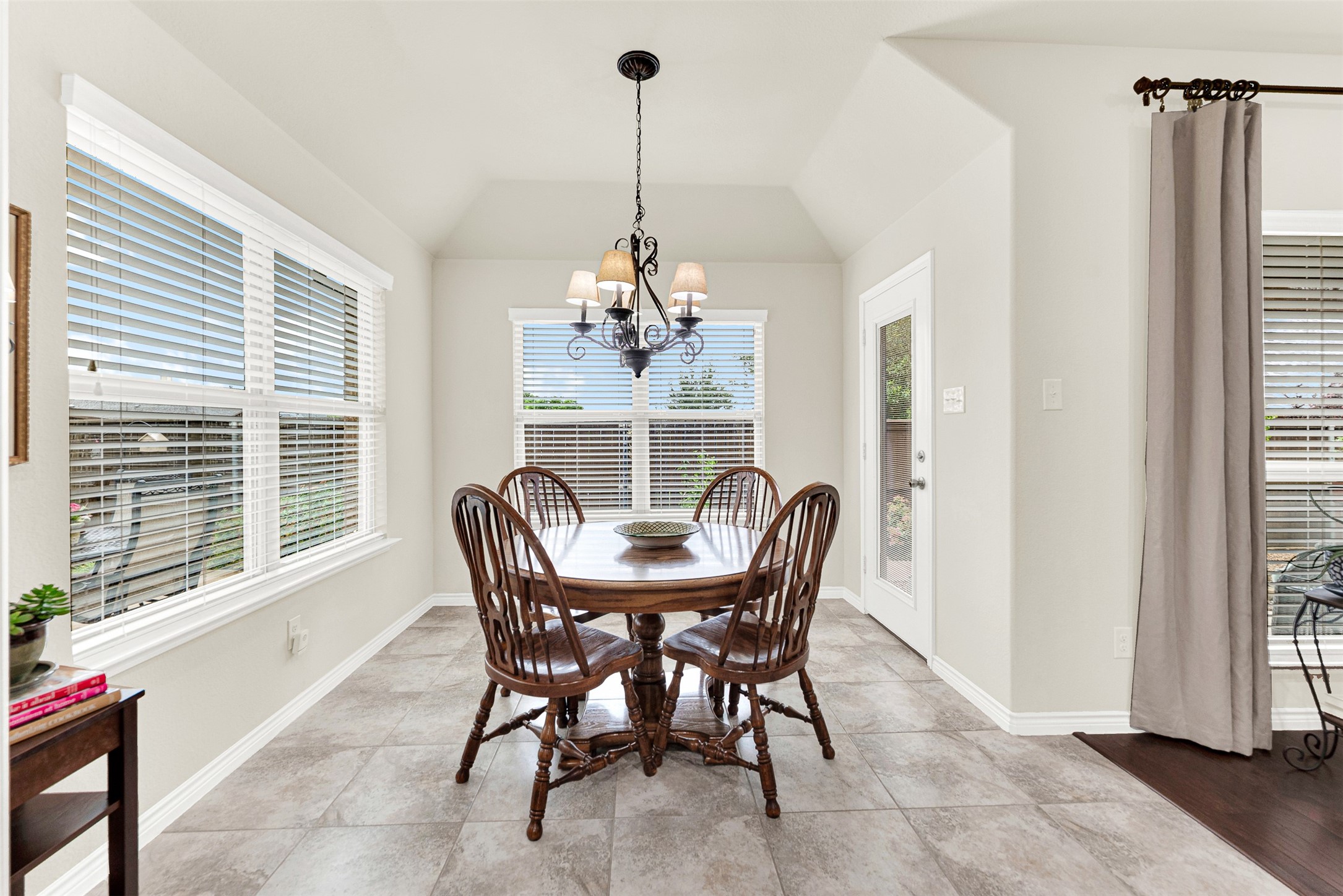 1401 Silver Lake Drive