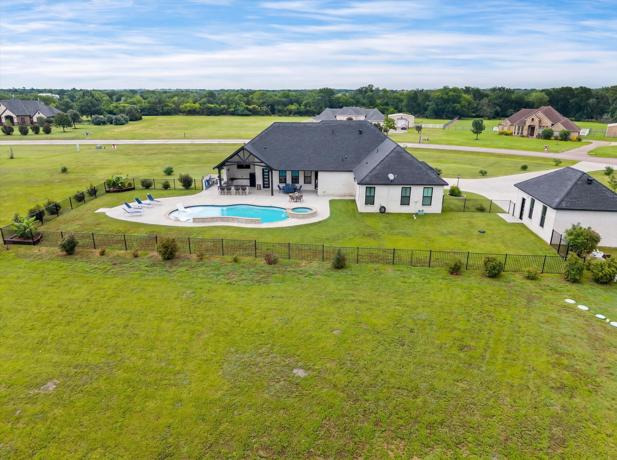 680 Horseshoe Bend