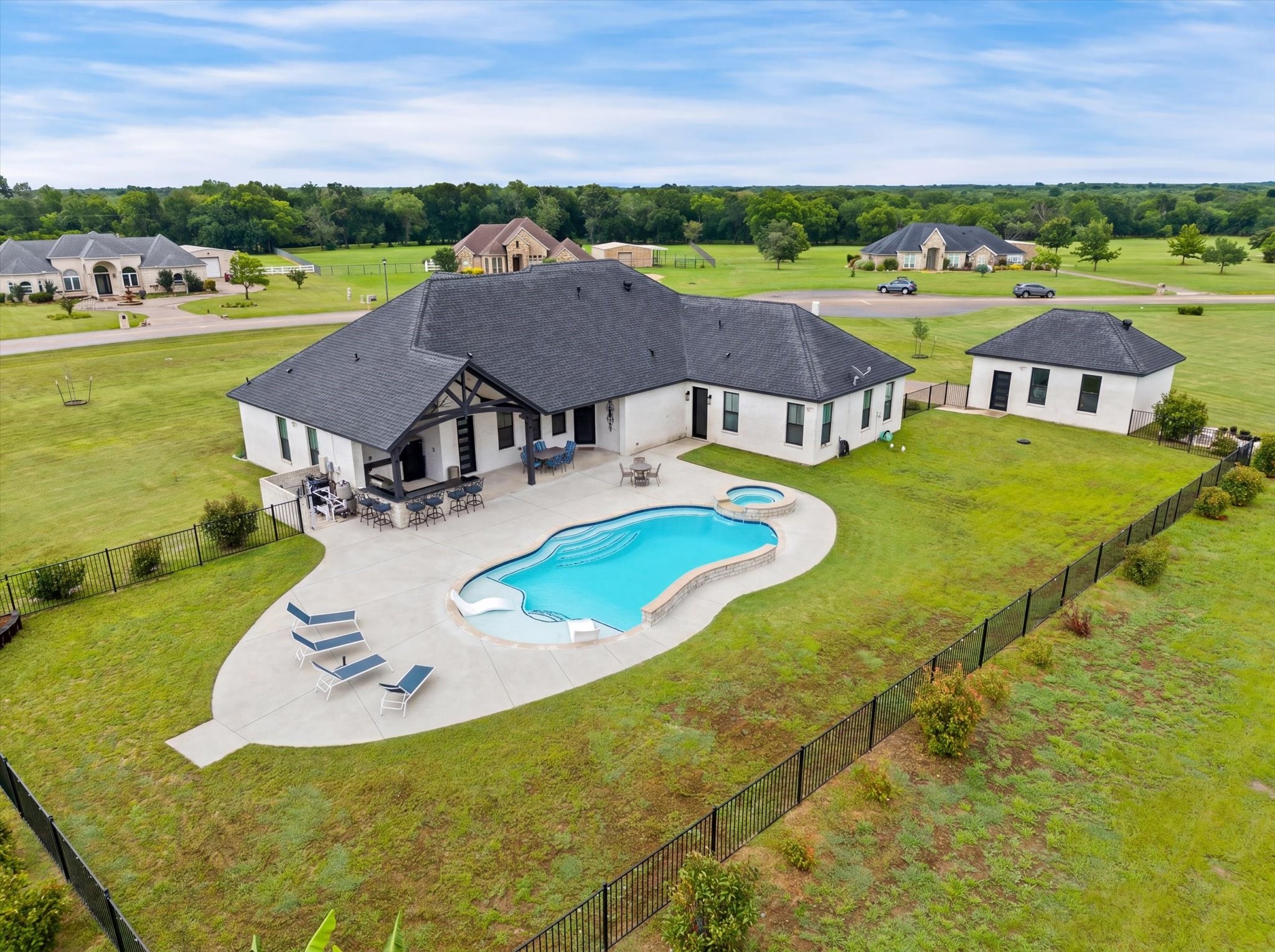 680 Horseshoe Bend
