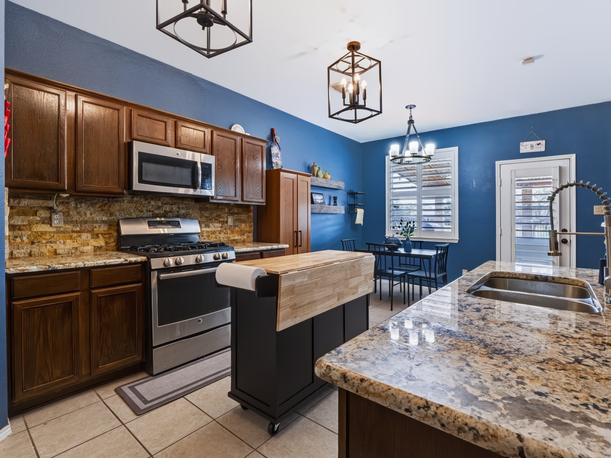 10518 Woodlands Trail