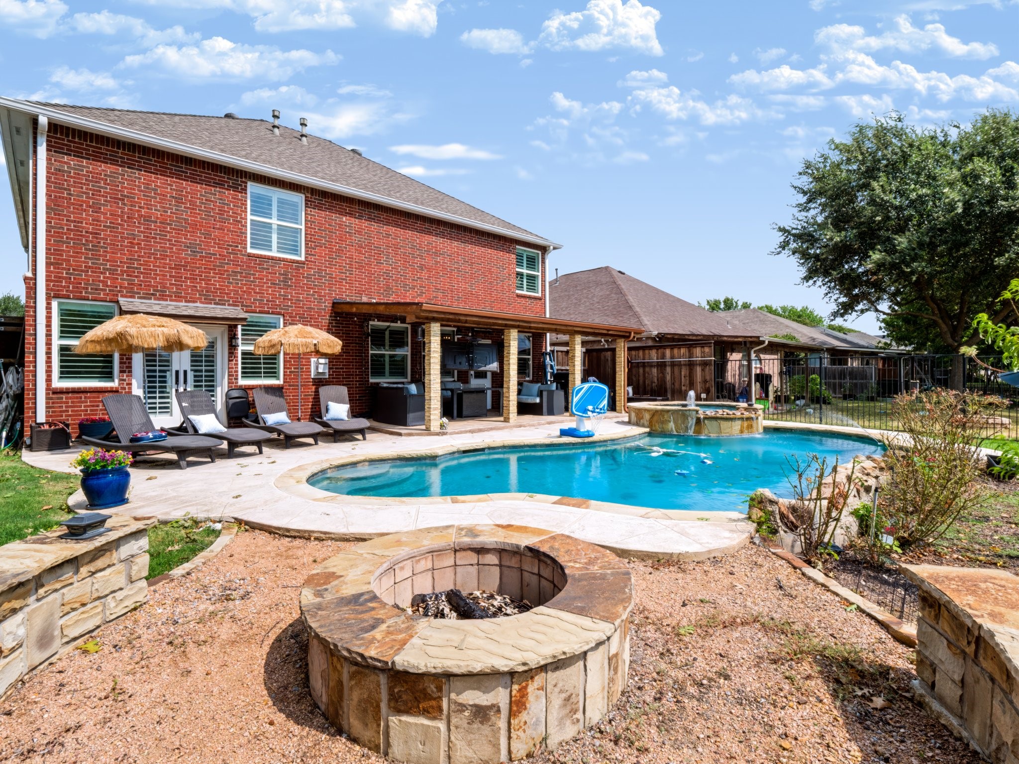 10518 Woodlands Trail