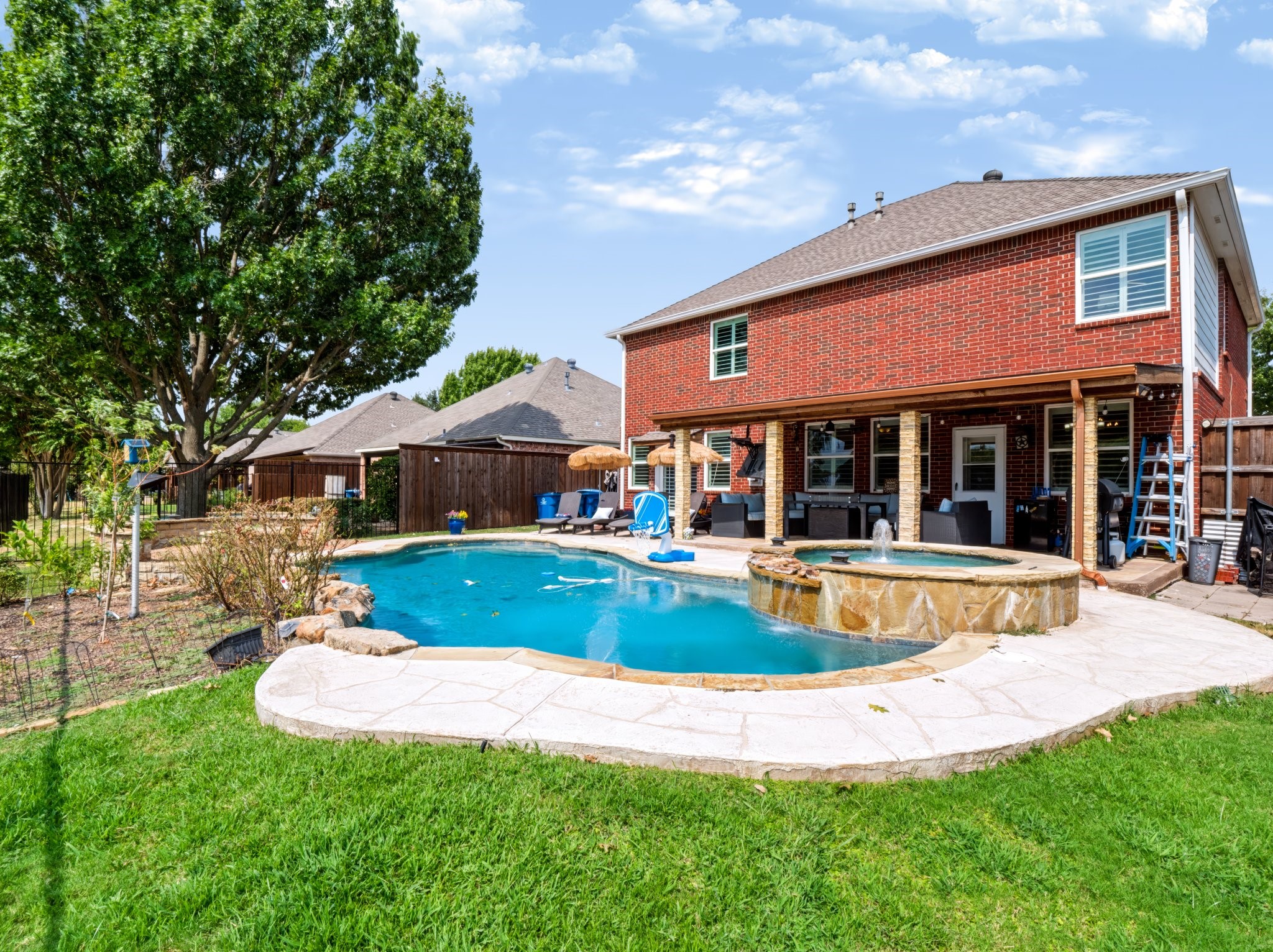 10518 Woodlands Trail