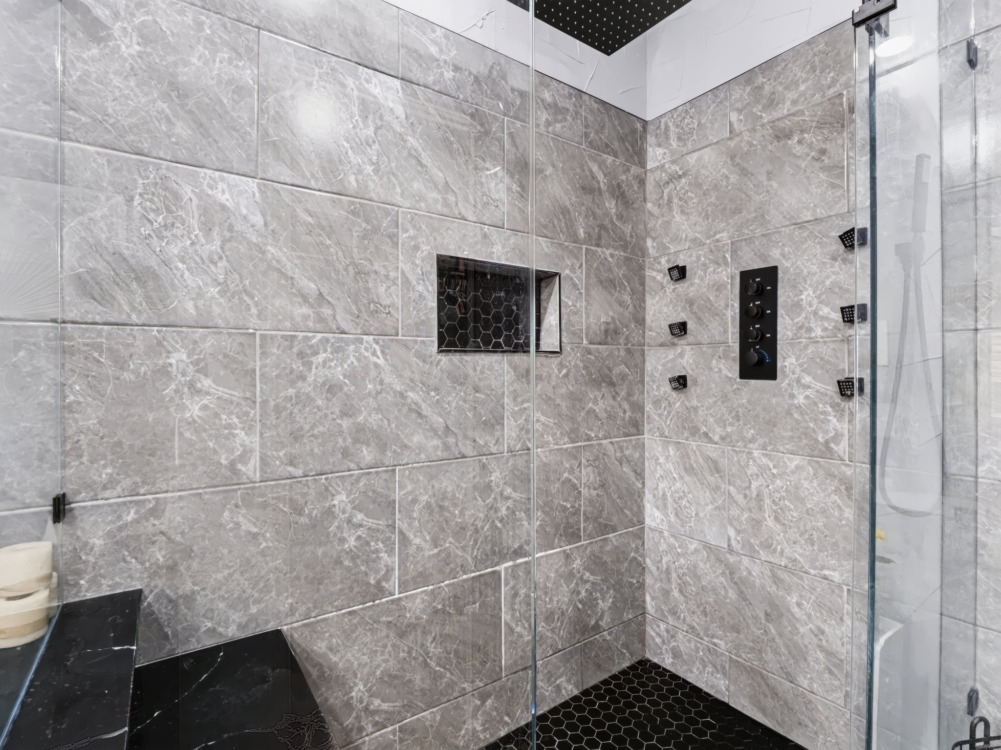 10518 Woodlands Trail