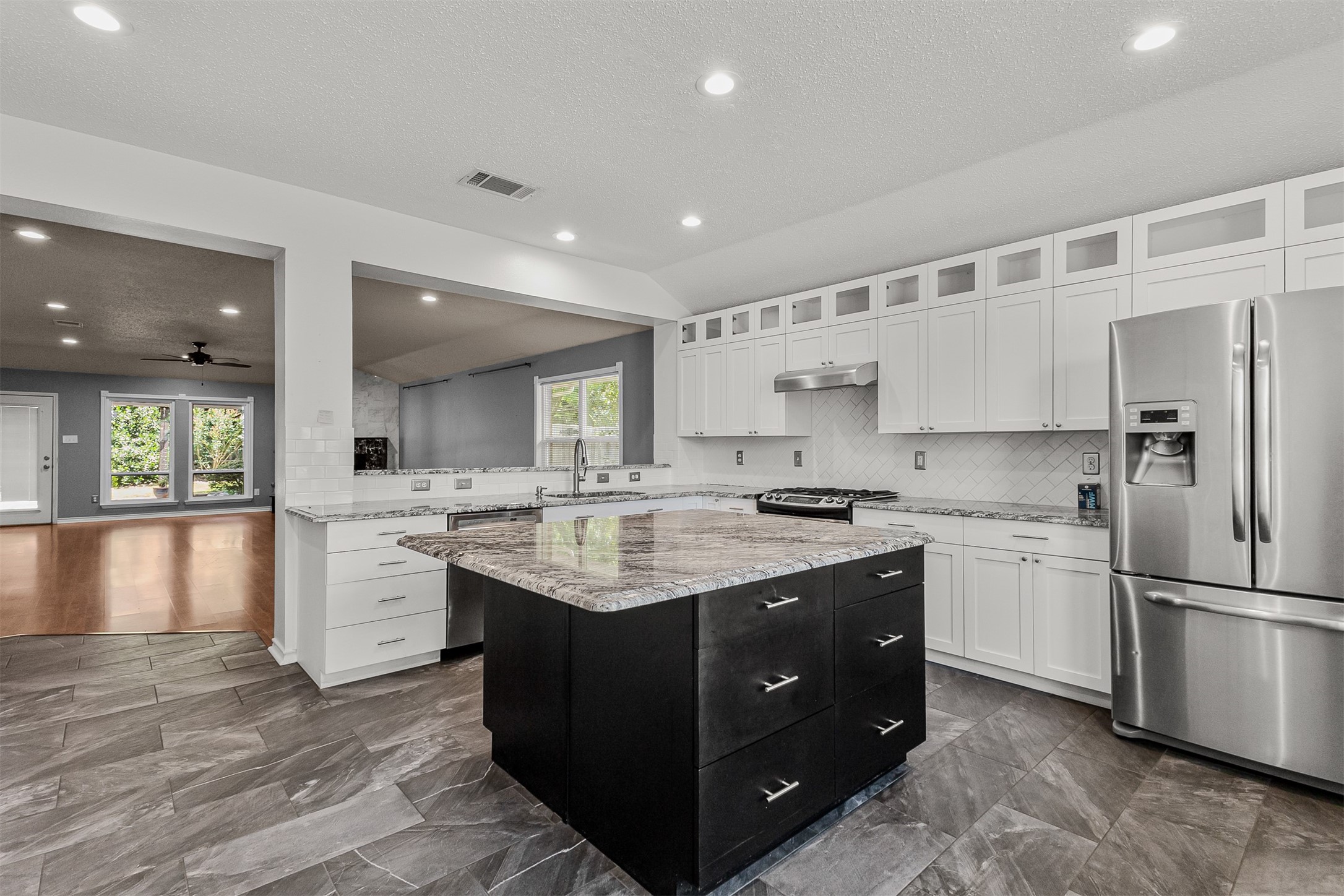838 Oak Hollow Lane