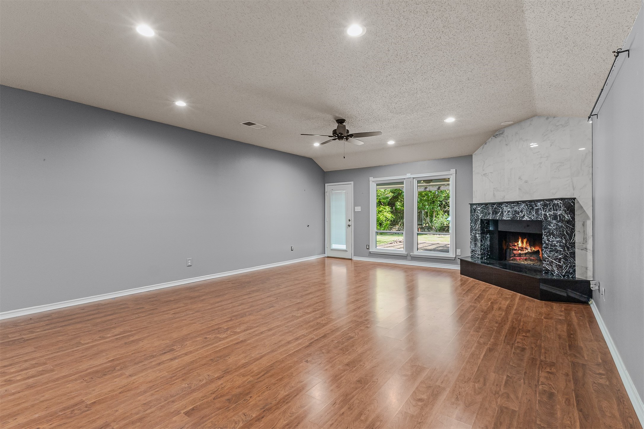 838 Oak Hollow Lane