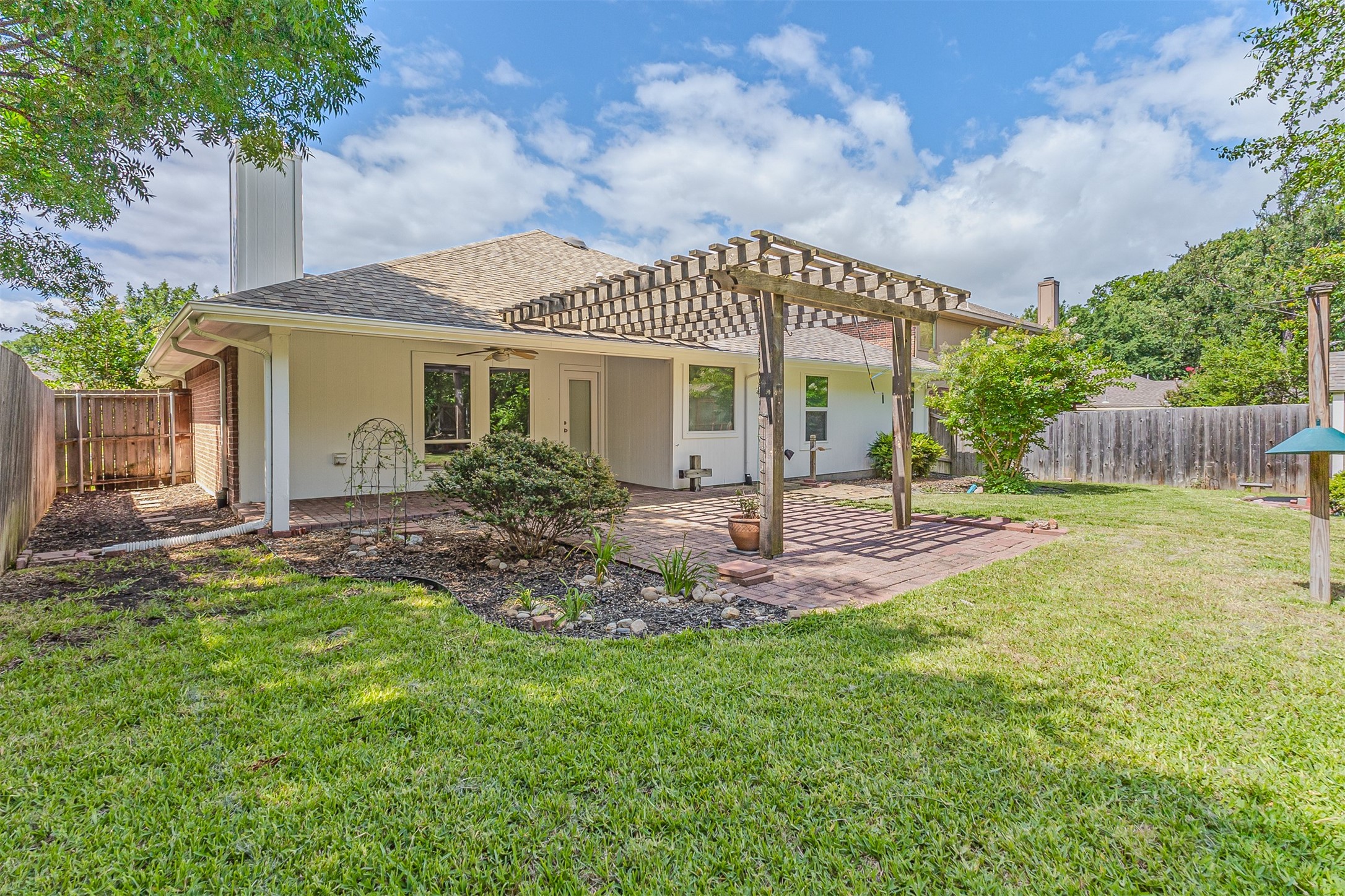 838 Oak Hollow Lane