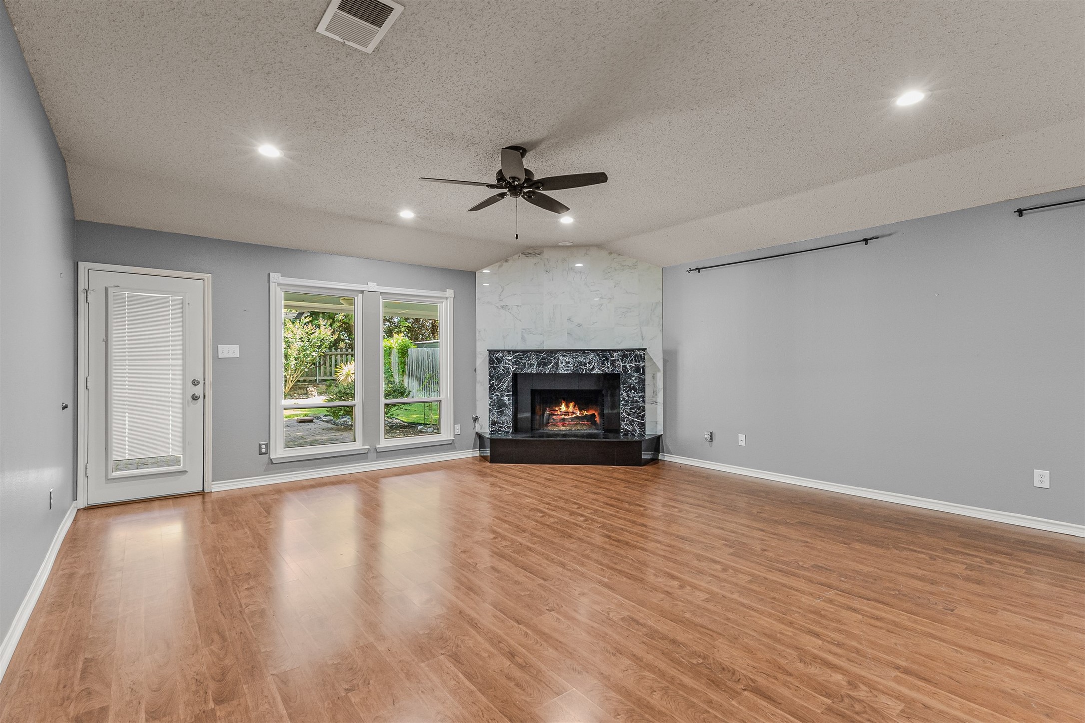 838 Oak Hollow Lane