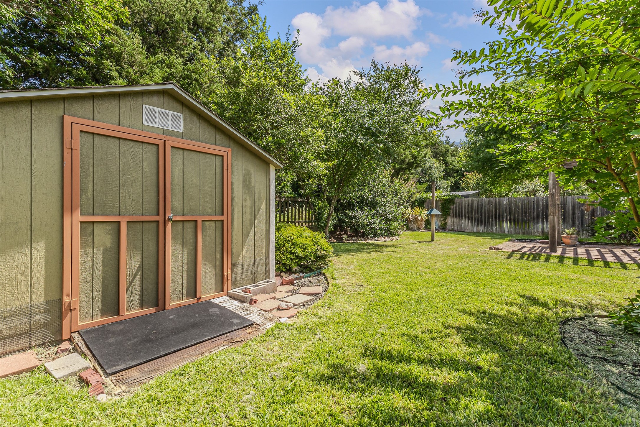 838 Oak Hollow Lane