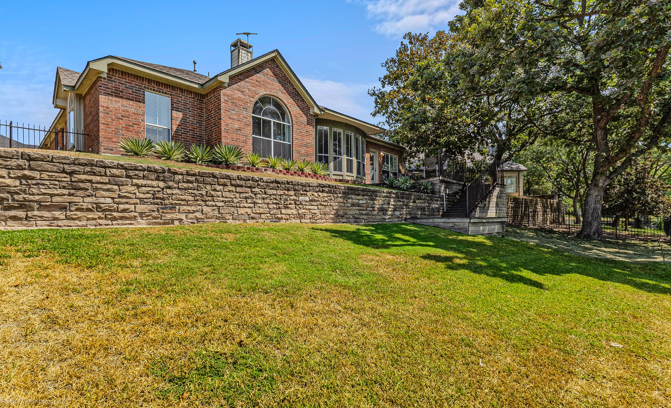 208 Lionhart Place