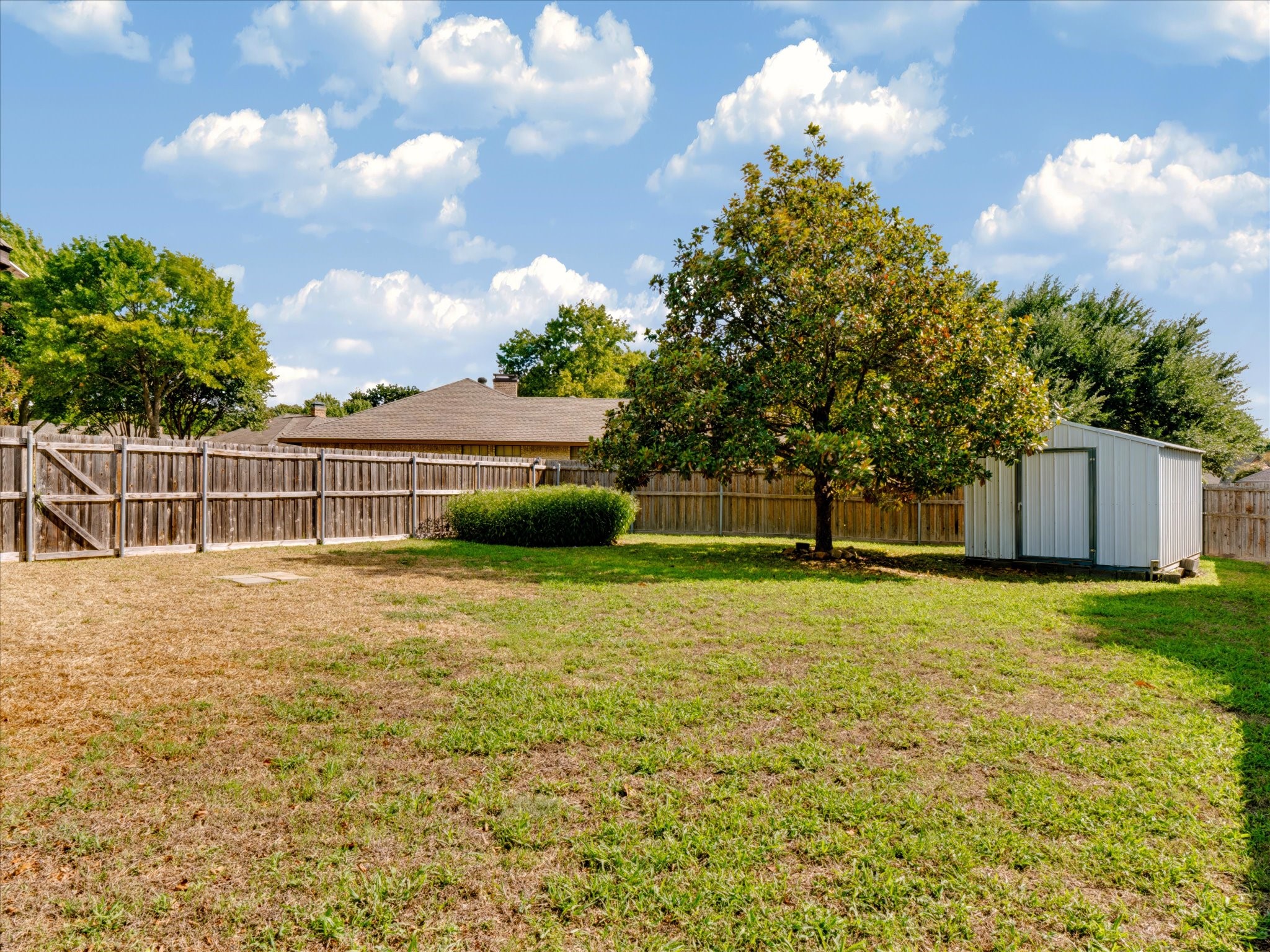 913 Lake Meadows Drive
