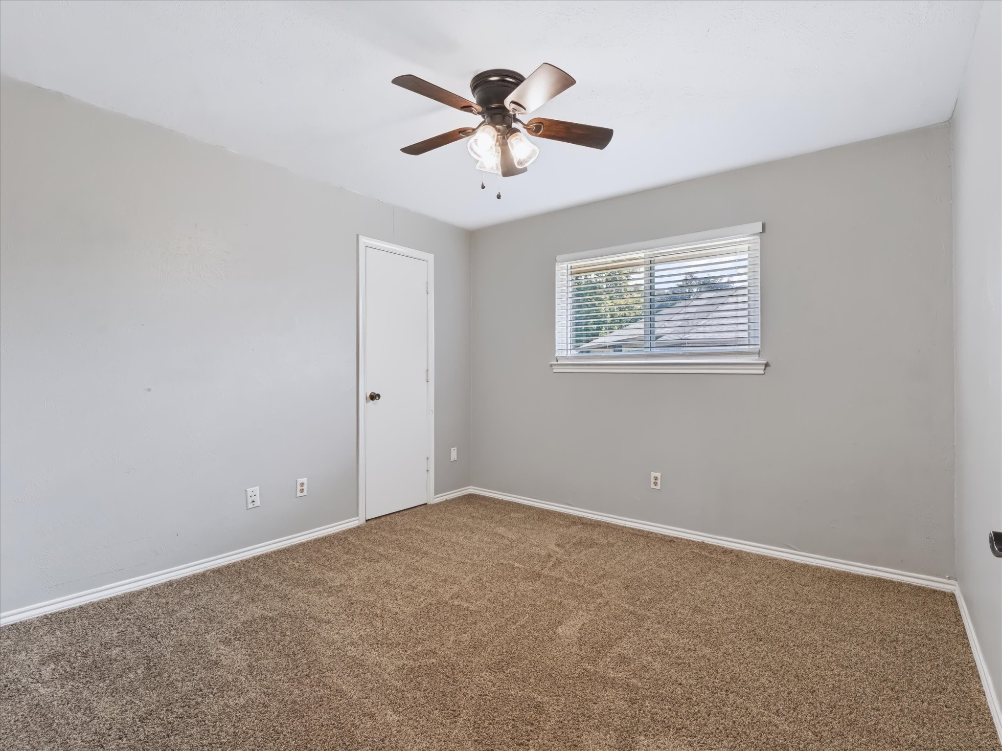 913 Lake Meadows Drive