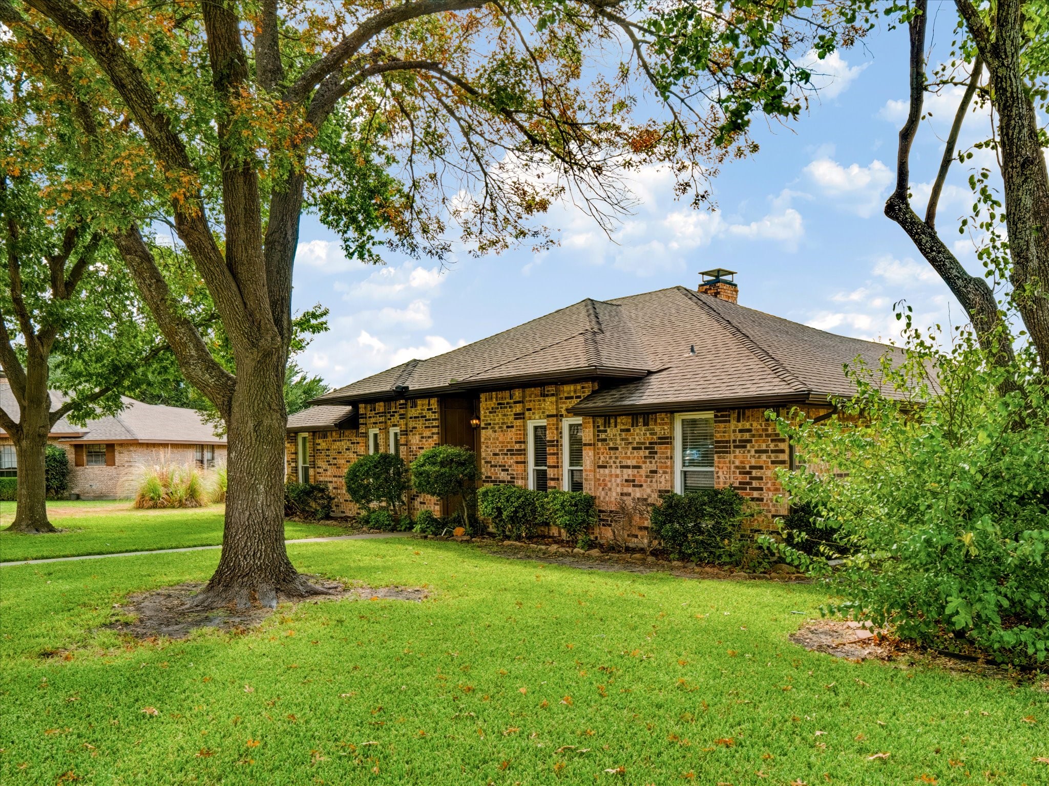913 Lake Meadows Drive