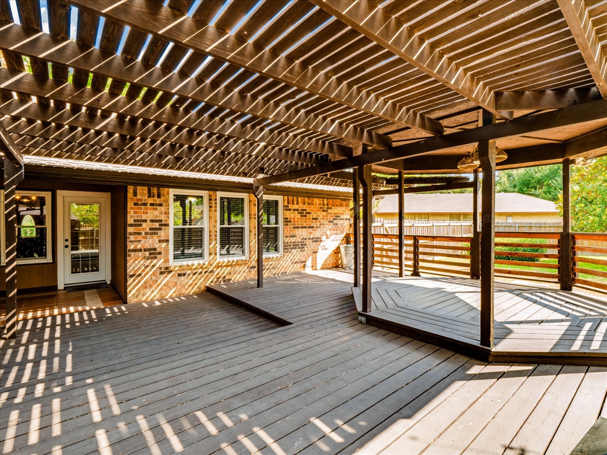 913 Lake Meadows Drive