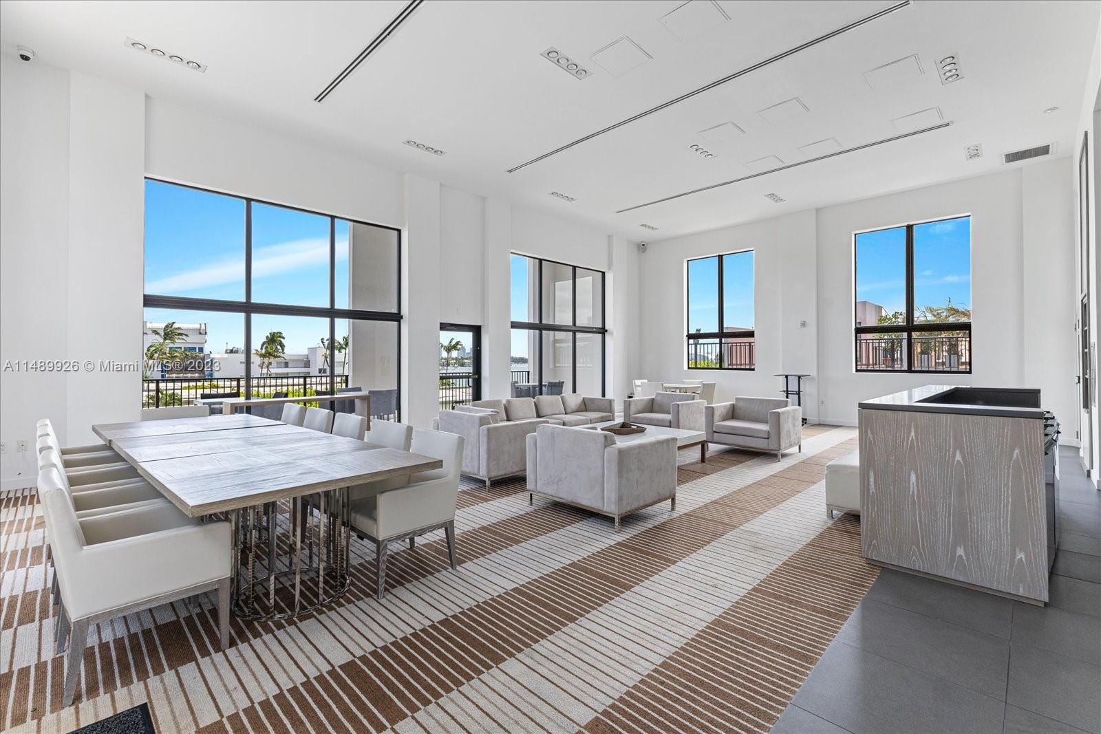1000 Venetian Way Unit: 1008