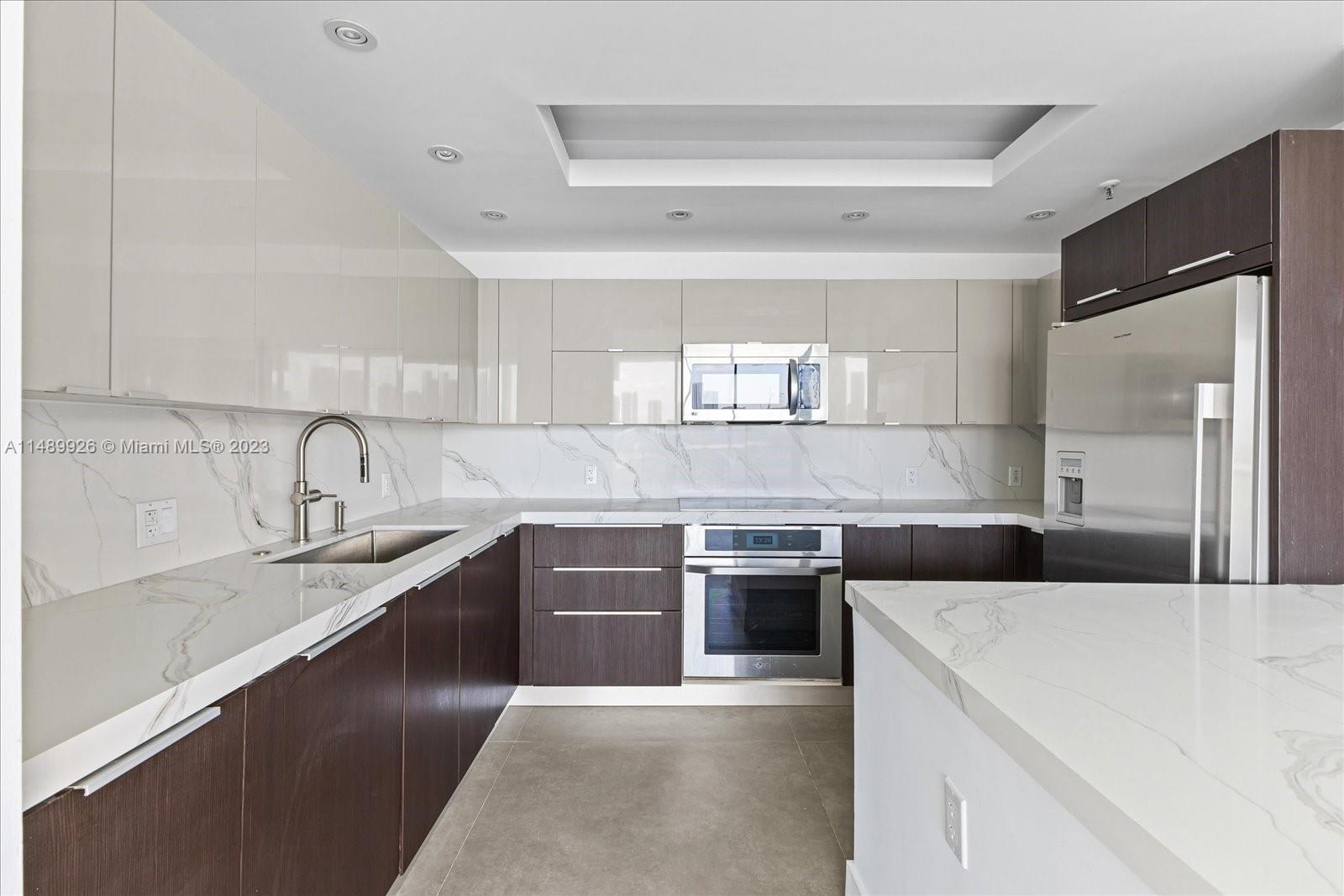 1000 Venetian Way Unit: 1008