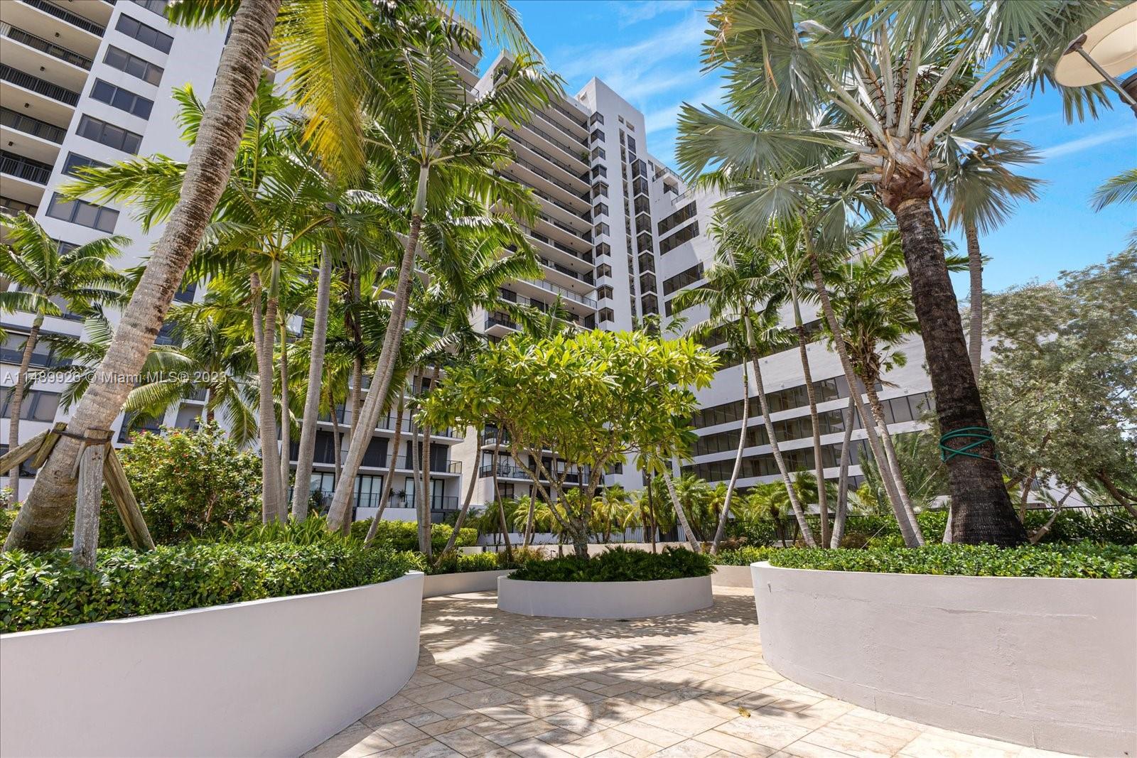 1000 Venetian Way Unit: 1008