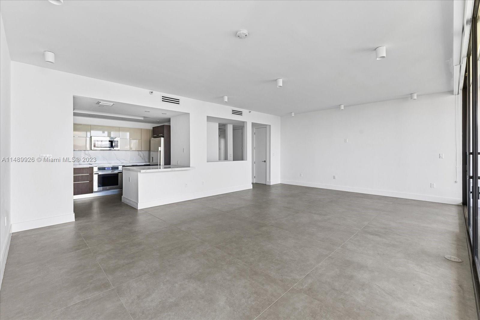 1000 Venetian Way Unit: 1008