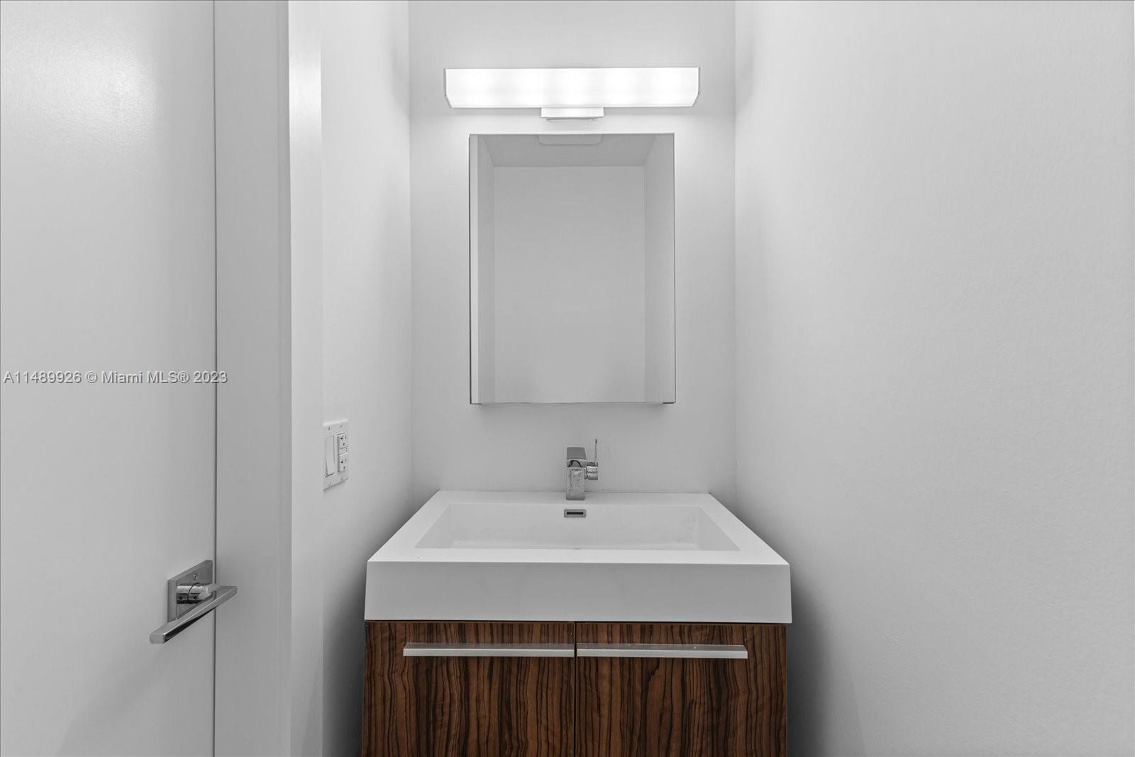 1000 Venetian Way Unit: 1008