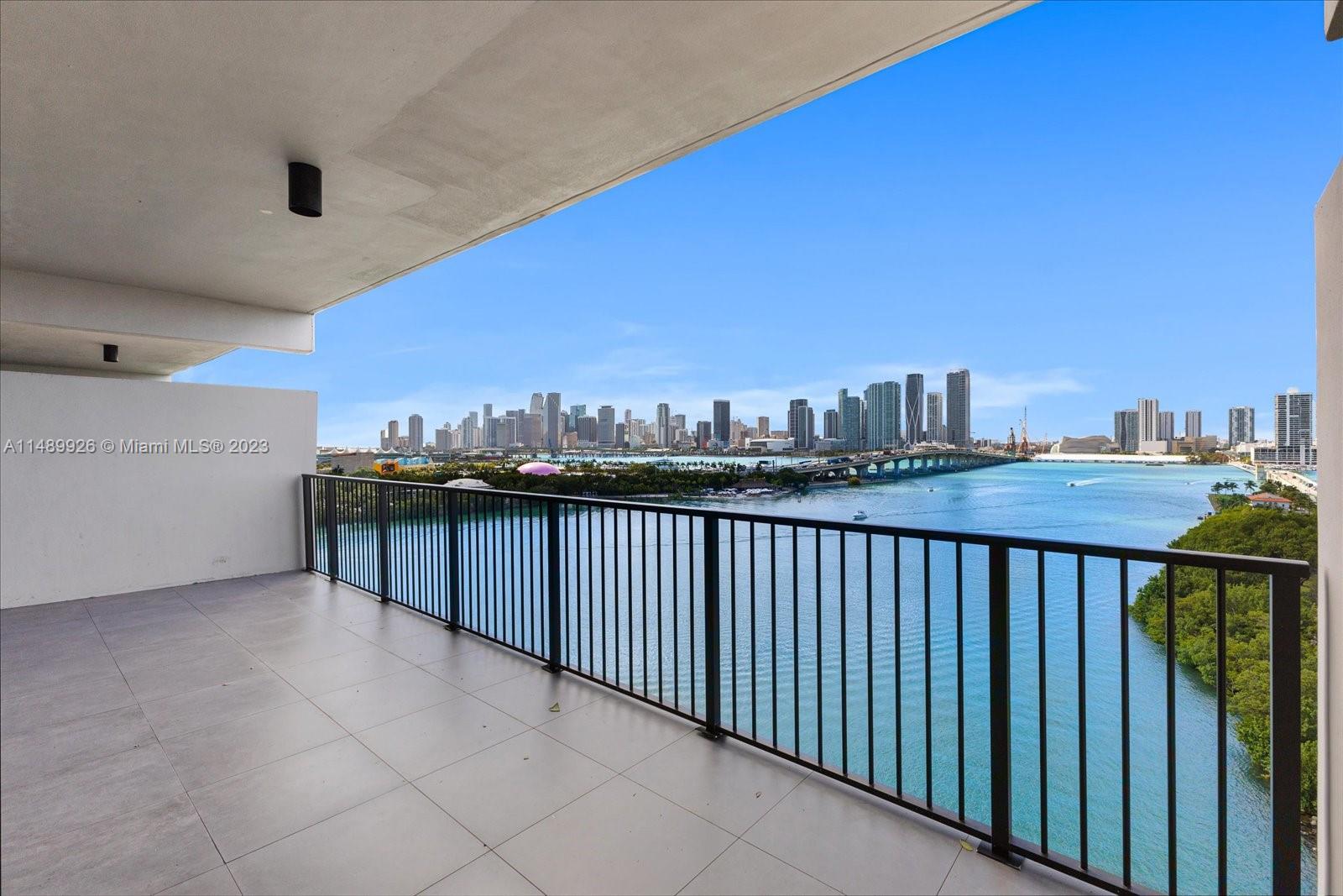 1000 Venetian Way Unit: 1008