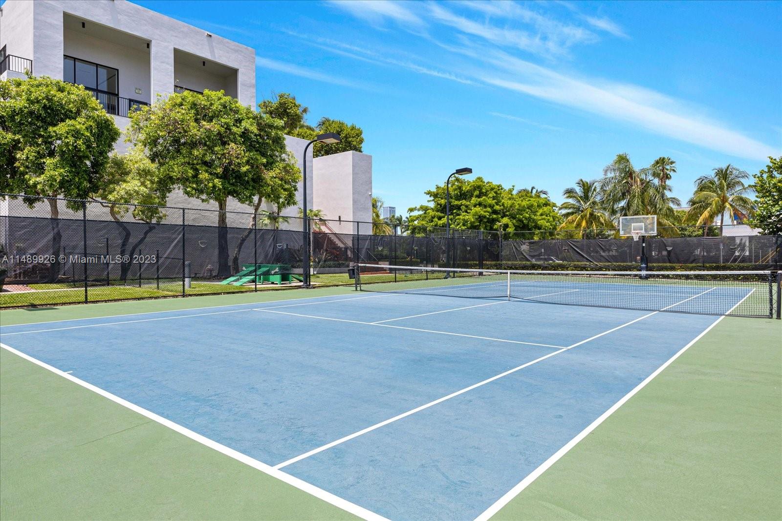 1000 Venetian Way Unit: 1008