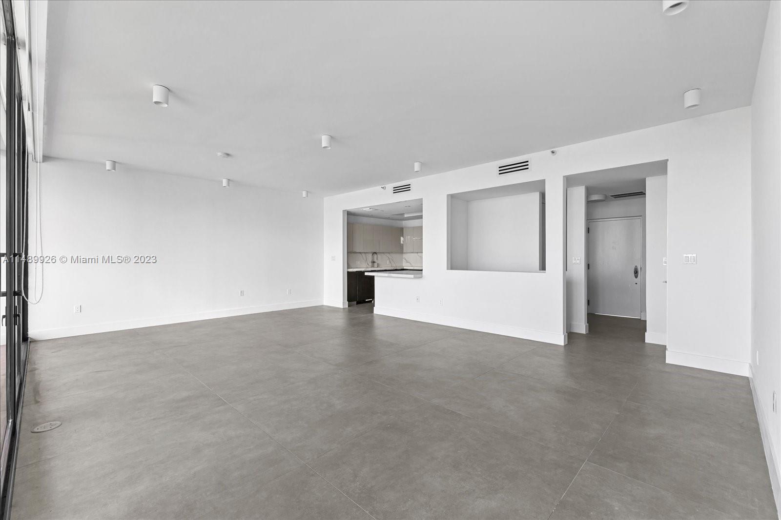 1000 Venetian Way Unit: 1008