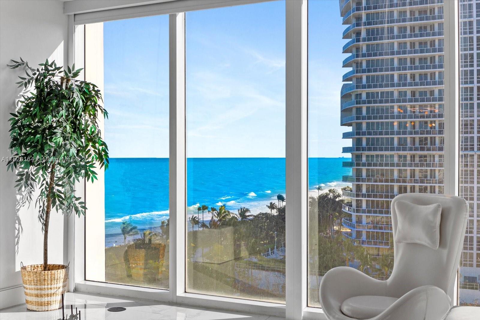 10275 Collins Ave Unit: 916