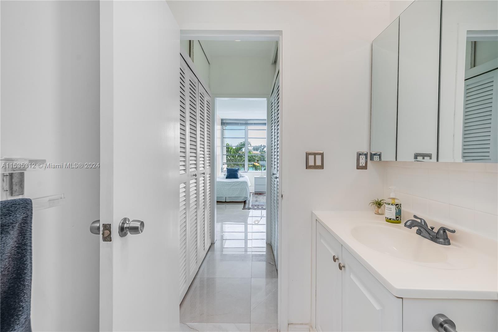 9101 E Bay Harbor Dr # 203